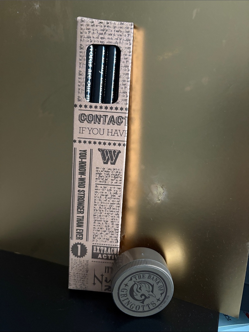 Warner Bros. Black Pencil Set with Gringotts Coin Pencil Sharpener
